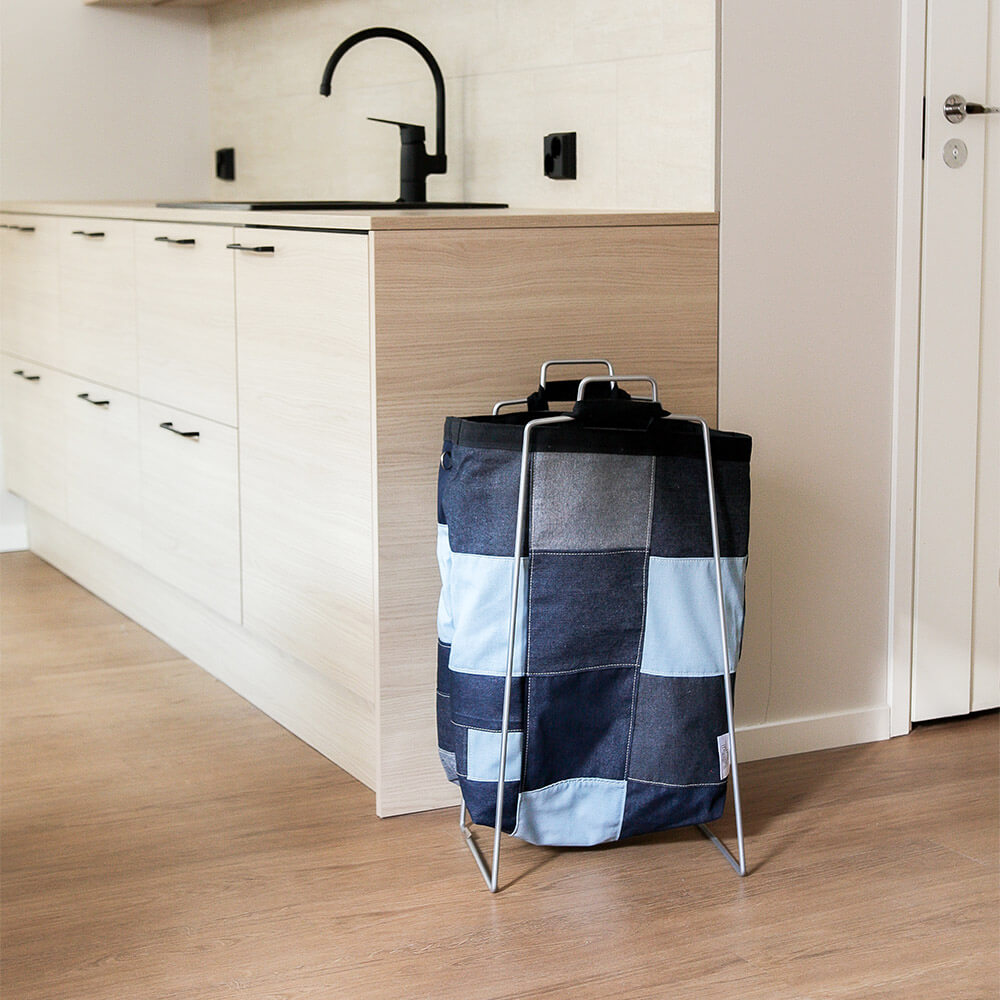 TURKU XL -kierrätysteline hopea ja farkkukassi