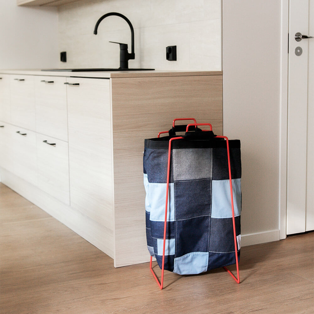 TURKU XL -kierrätysteline punainen ja farkkukassi