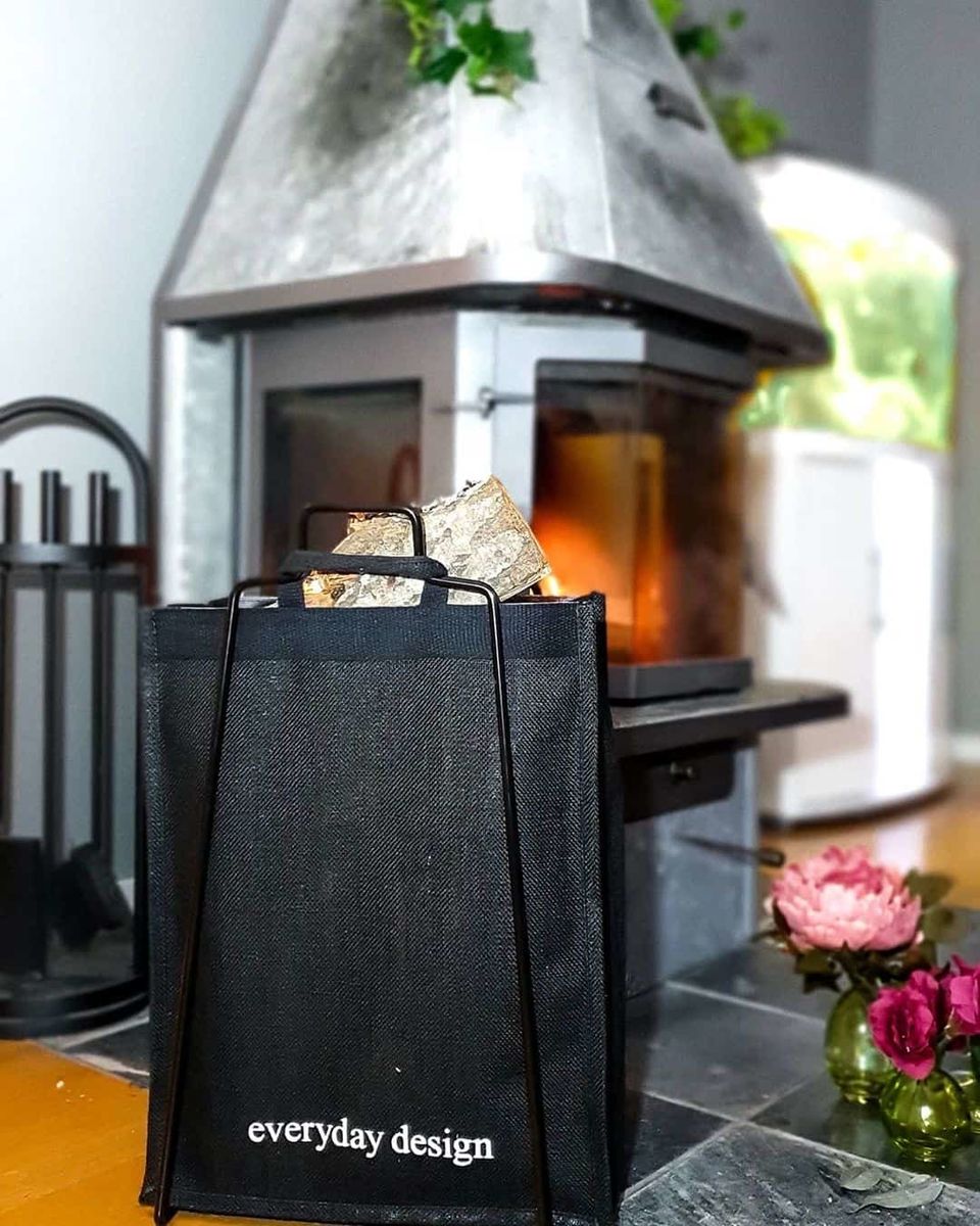 HELSINKI-kassiteline musta