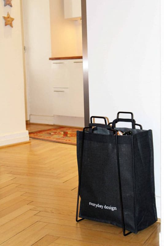 HELSINKI-kassiteline musta