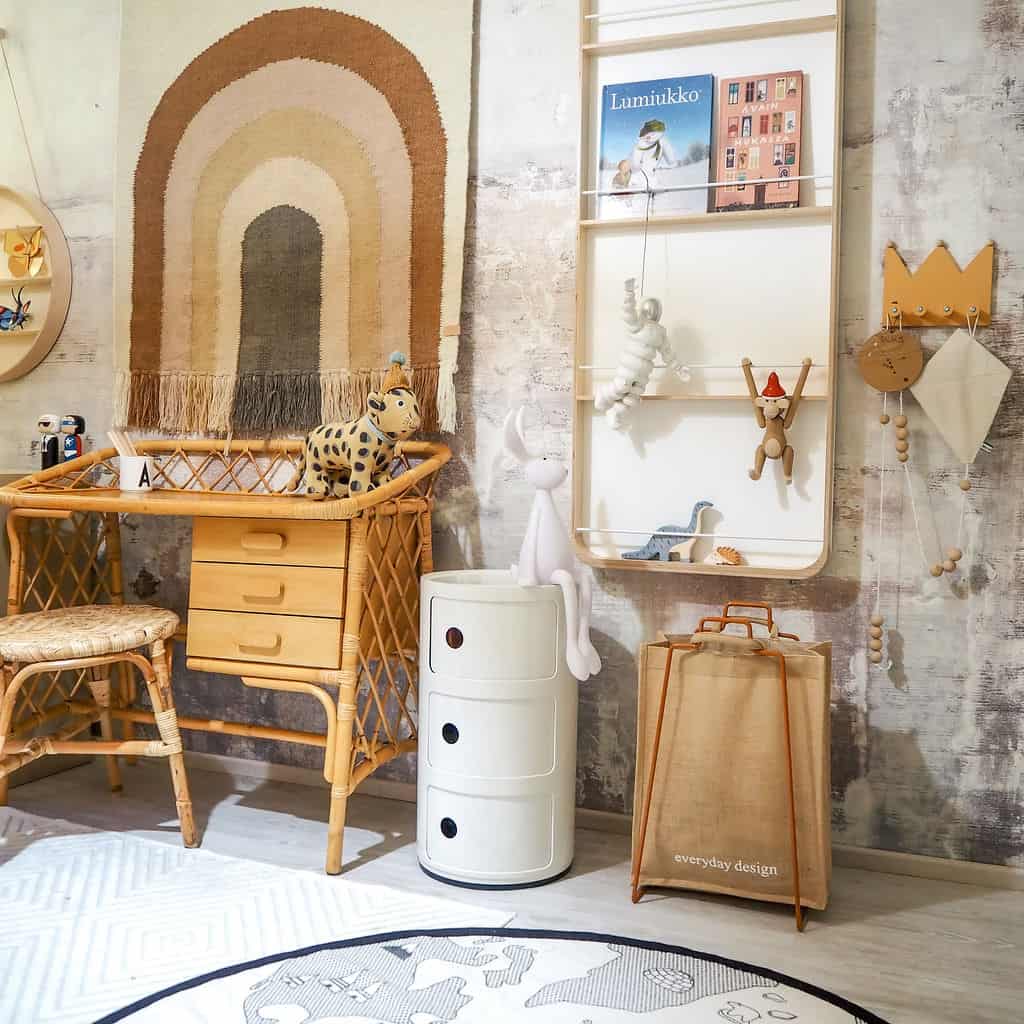 MATALA KRUUNU -puunaulakko