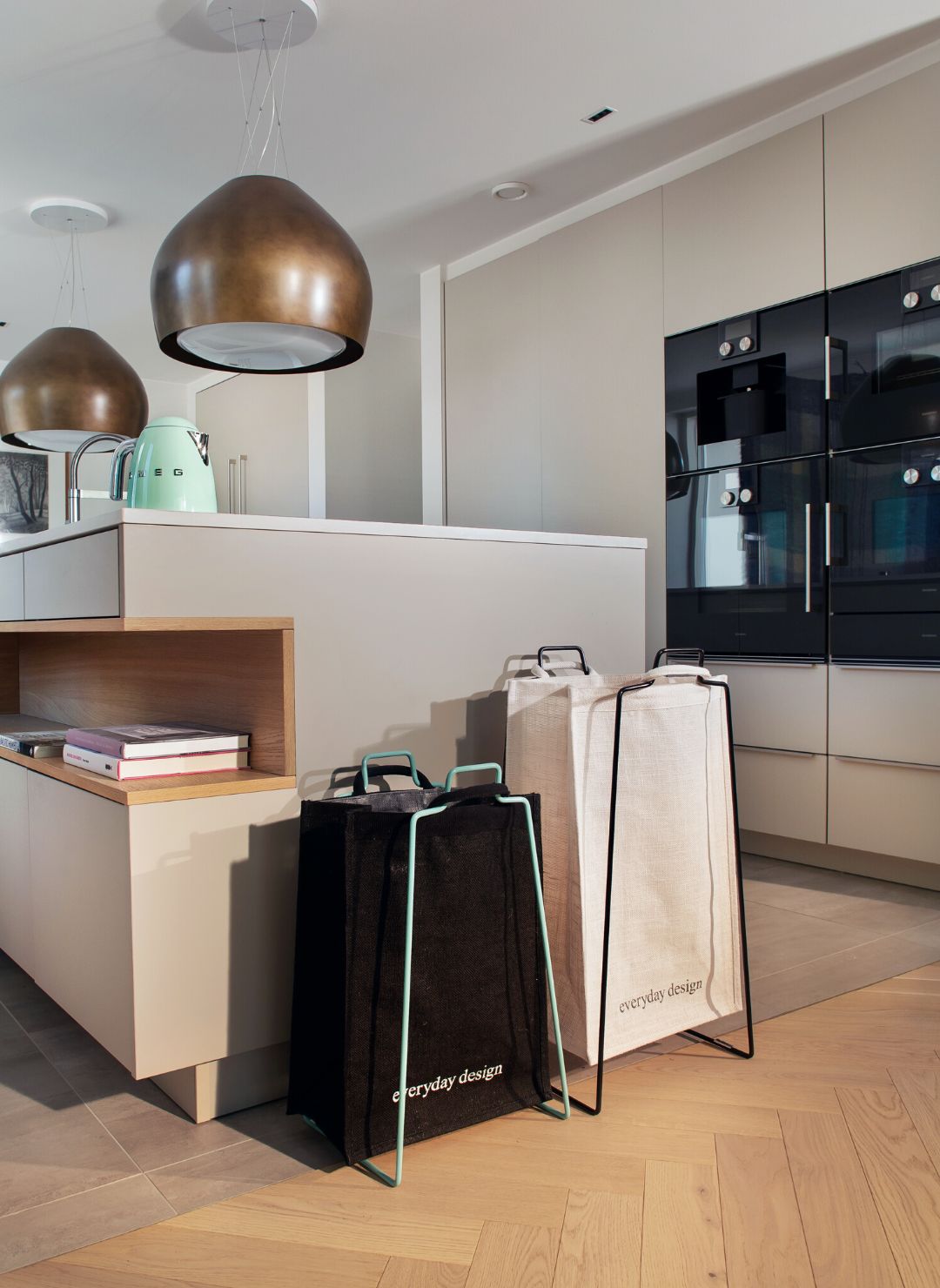 HELSINKI-kassiteline turkoosi ja juuttikassi