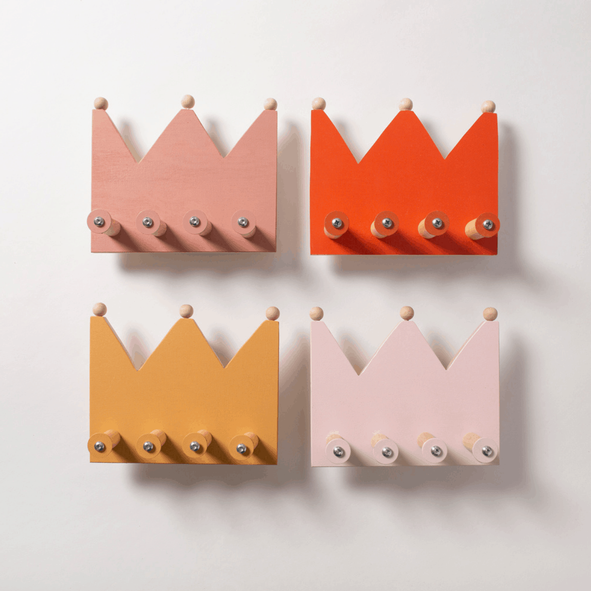 MATALA KRUUNU -puunaulakko