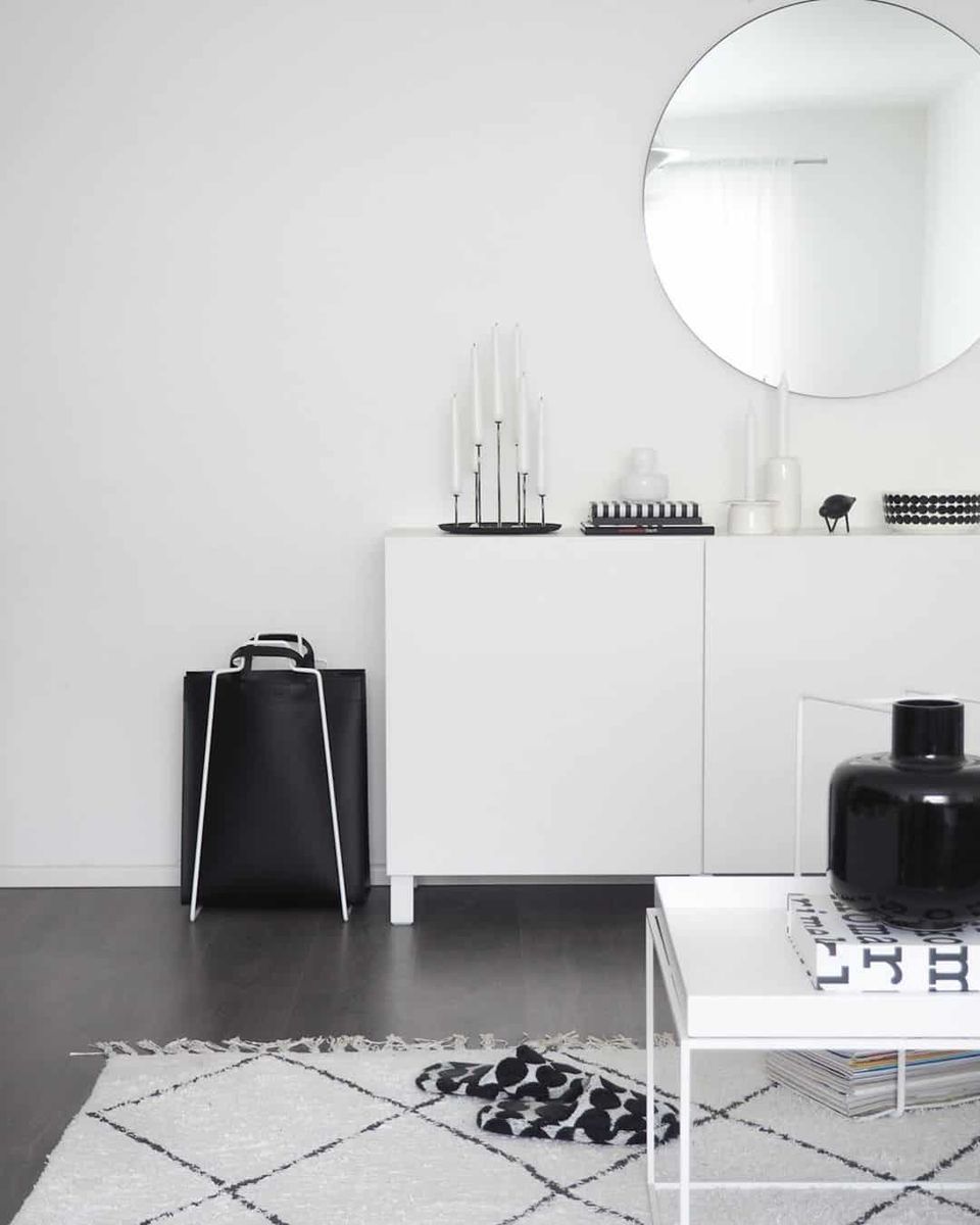 VAASA-kuitunahkakassi musta