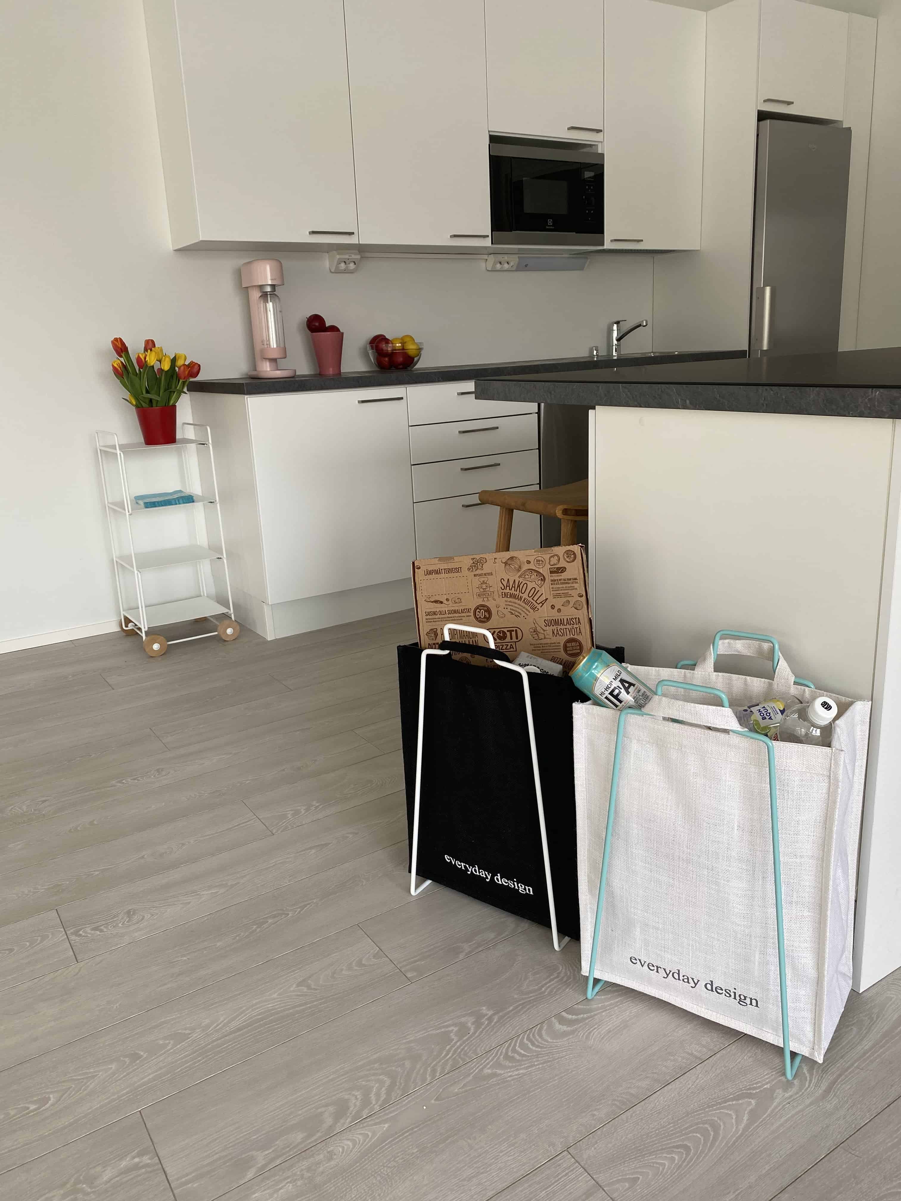 HELSINKI-kassiteline turkoosi ja juuttikassi