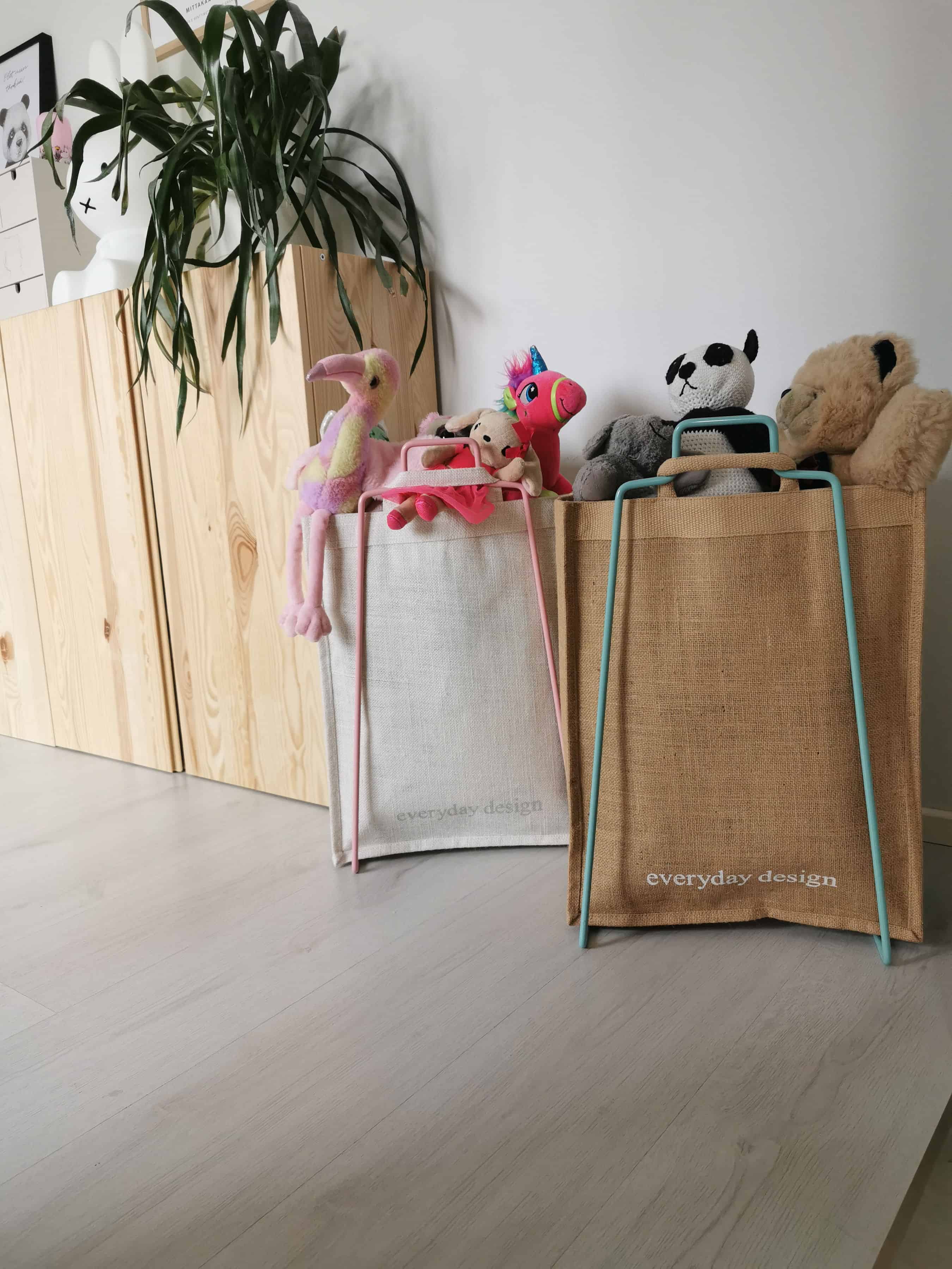 HELSINKI-kassiteline turkoosi ja juuttikassi