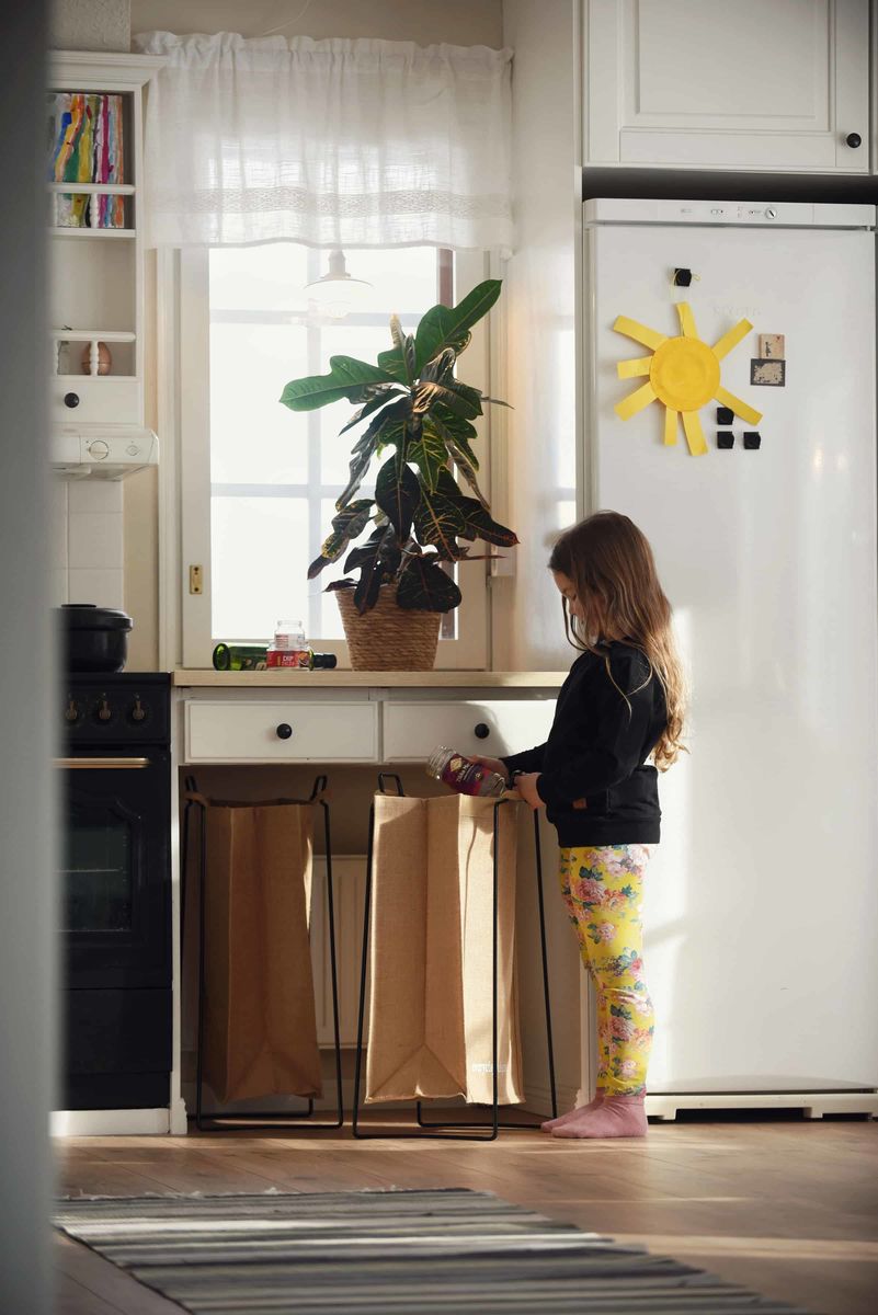 TURKU XL -kierrätysteline musta