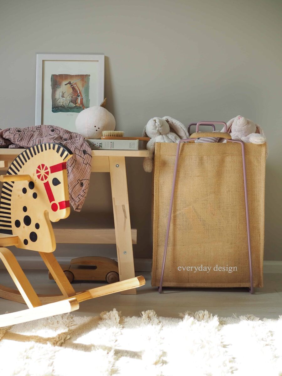 HELSINKI-kassiteline laventeli ja juuttikassi