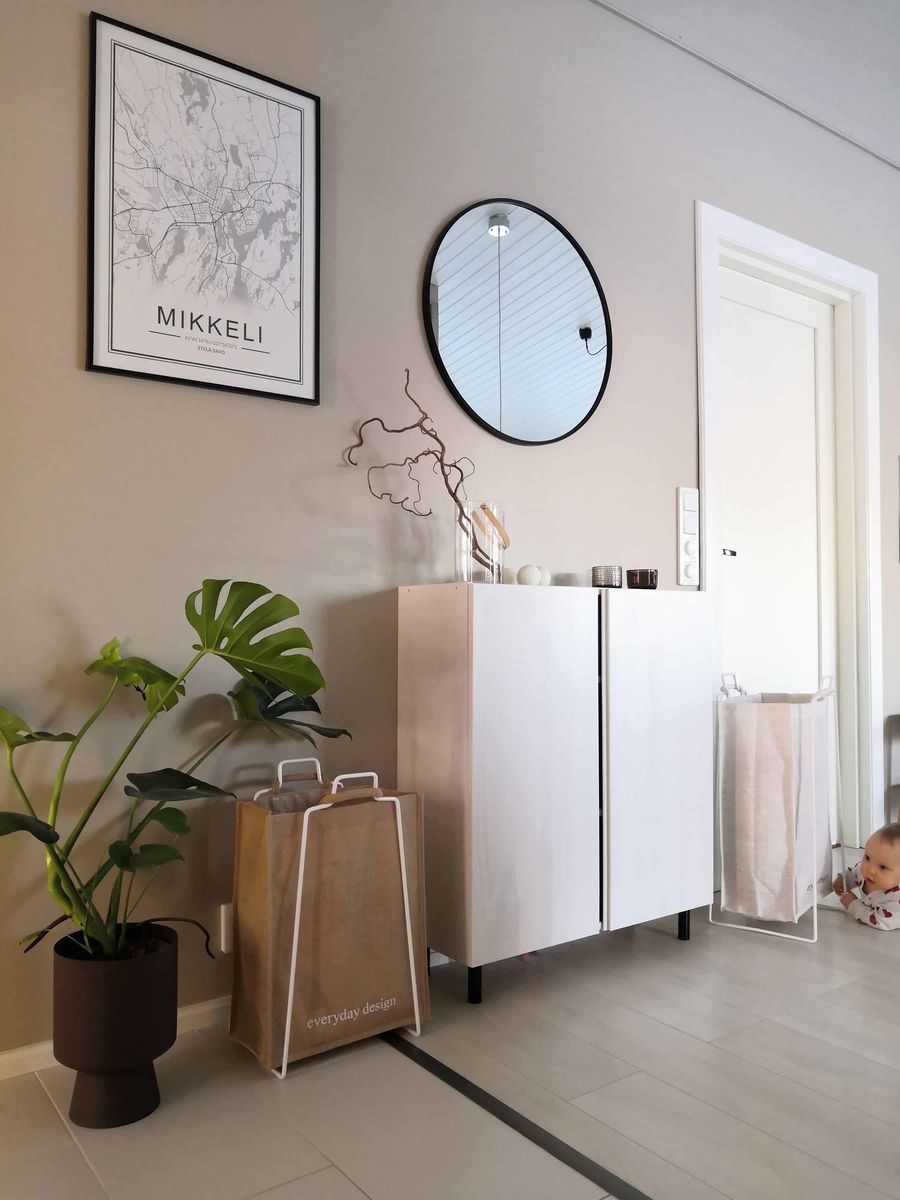 HELSINKI-kassiteline valkoinen