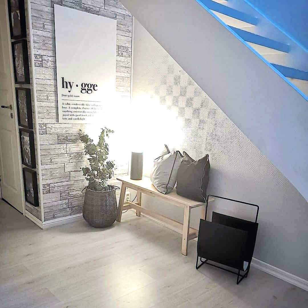 ESPOO-lehtiteline musta